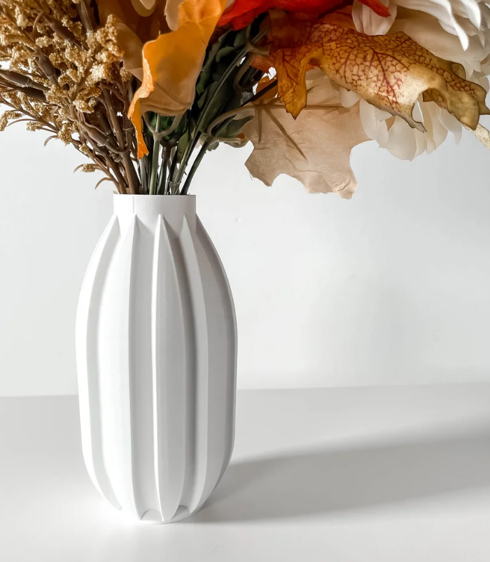 Vase „Akin“ – Geradlinig. Klar. Ausdrucksstark.