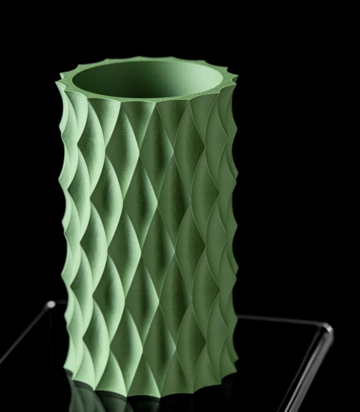 Vase „Diamond Flower Vase“ – Facettenreiche Eleganz für Ihr Zuhause
