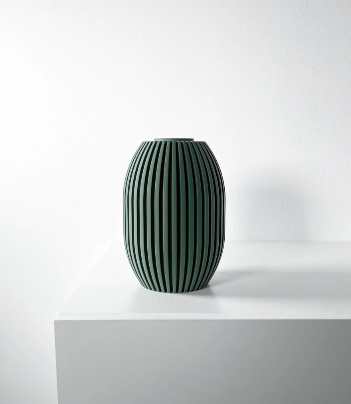 Vase „Eclano“ – Puristische Form, harmonische Struktur