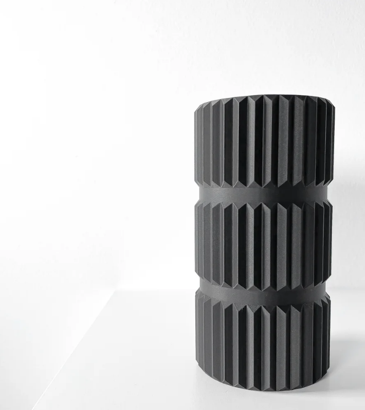 Vase „Galorin“ – Kraftvolles Design mit Struktur