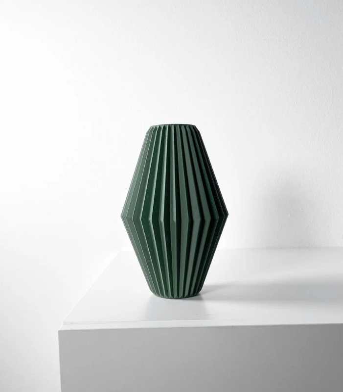 Vase „Hivara“ – Geometrische Eleganz in ihrer klarsten Form