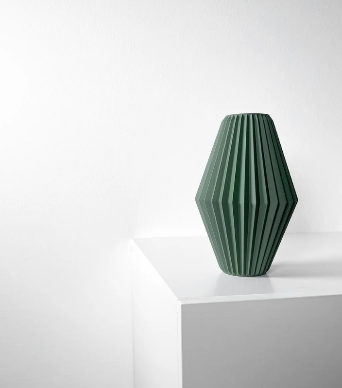 Vase „Hivara“ – Geometrische Eleganz in ihrer klarsten Form