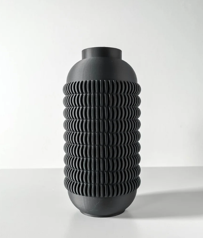 Vase „Juny“ – Taktile Struktur, modernes Volumen