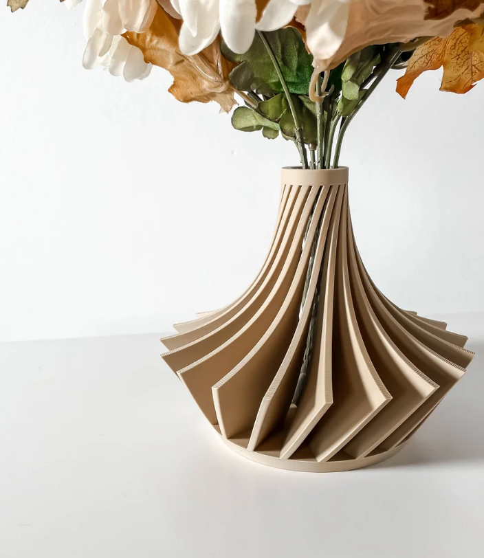 Vase „Kario Short Vase“ – Dynamik trifft auf Designkunst