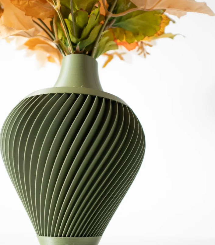 Vase „Kumo-Vase“ – Sanfte Eleganz mit raffinierter Struktur