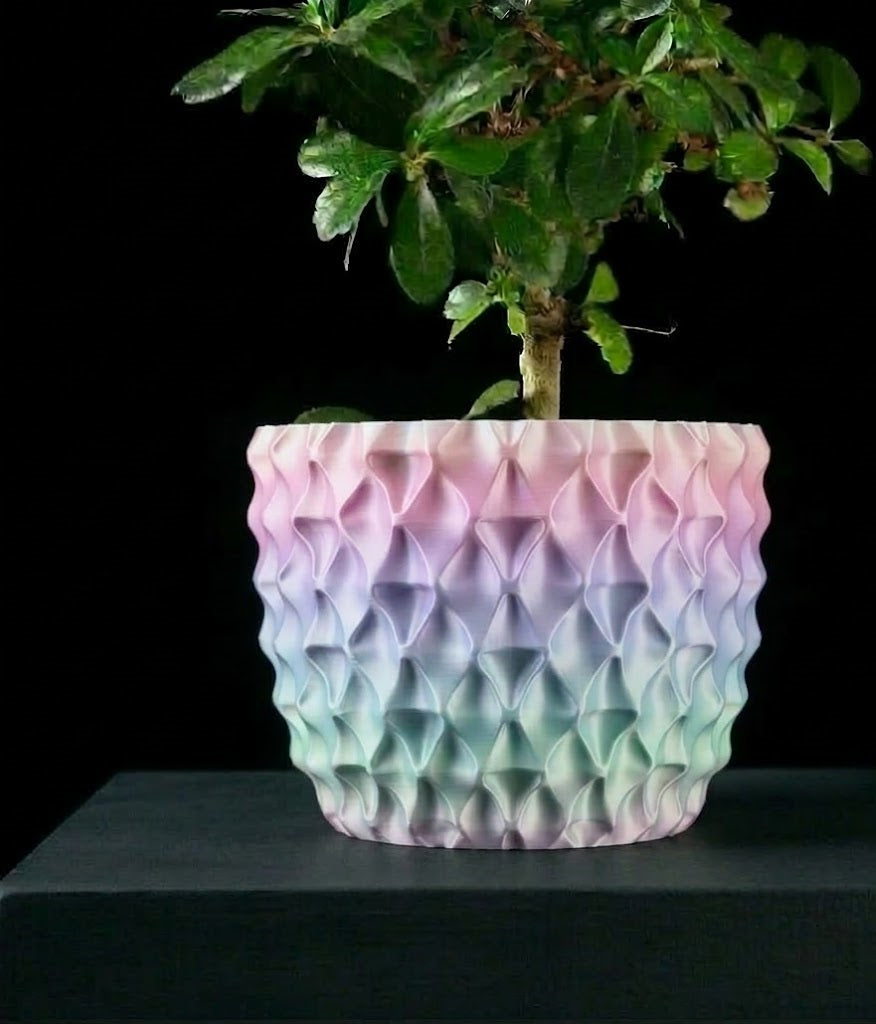 Tri-Wave Pflanztopf – Organische Wellen im futuristischen 3D-Look
