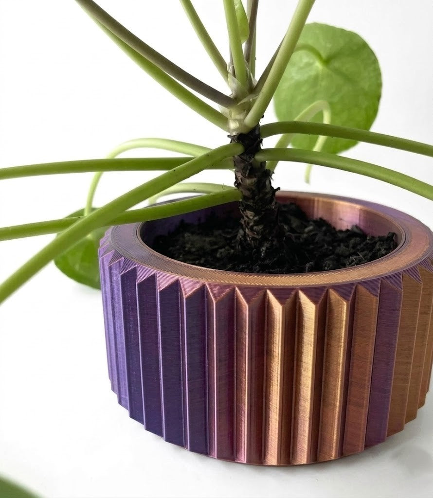 Rilas Pflanztopf – Eleganter 3D-Pflanztopf mit klarer Linienstruktur