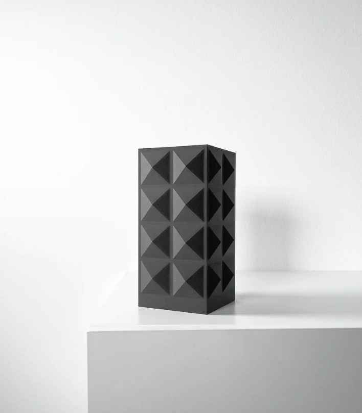 Vase „Orme“ – Klare Linien, starker Ausdruck