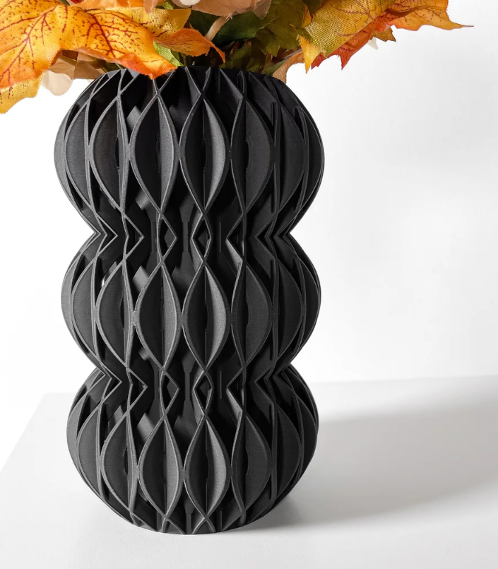 Vase „Revan-Vase“ – Eleganz in dreifacher Symmetrie