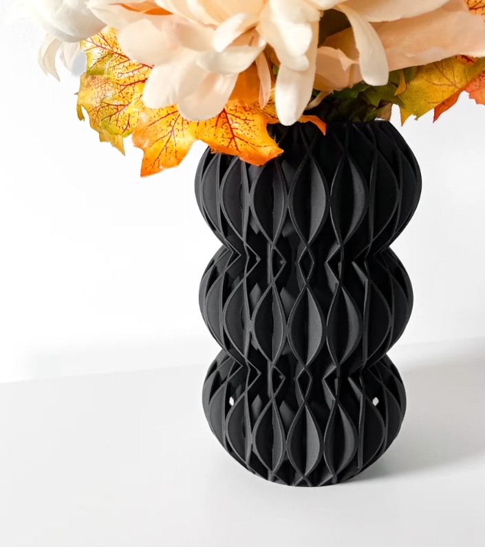 Vase „Revan-Vase“ – Eleganz in dreifacher Symmetrie