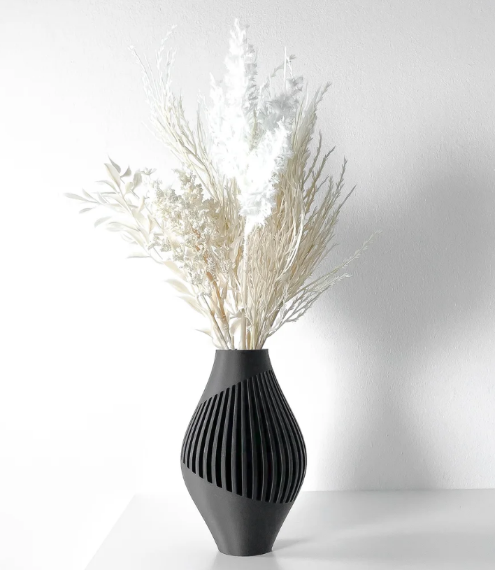 Vase „Rinex“ – Organische Dynamik trifft modernes Design