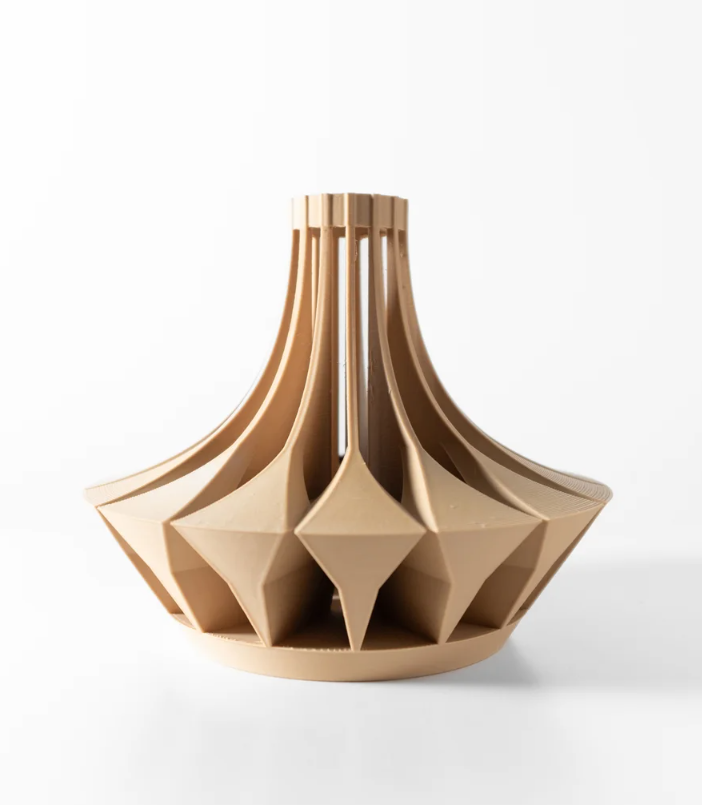 Vase „Savi Short Vase“ – Skulpturales Design trifft auf geometrische Eleganz