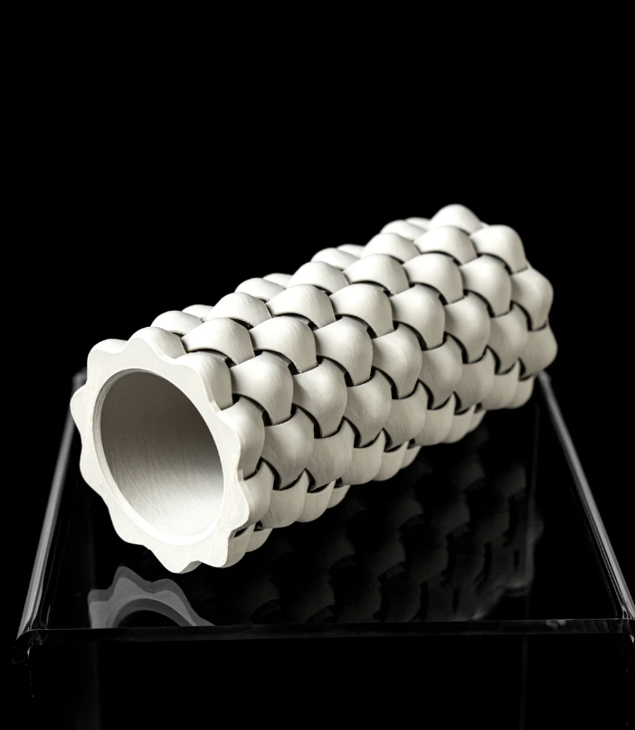 Vase "Tri-Weave Flower Vase" – Geometrie trifft Eleganz
