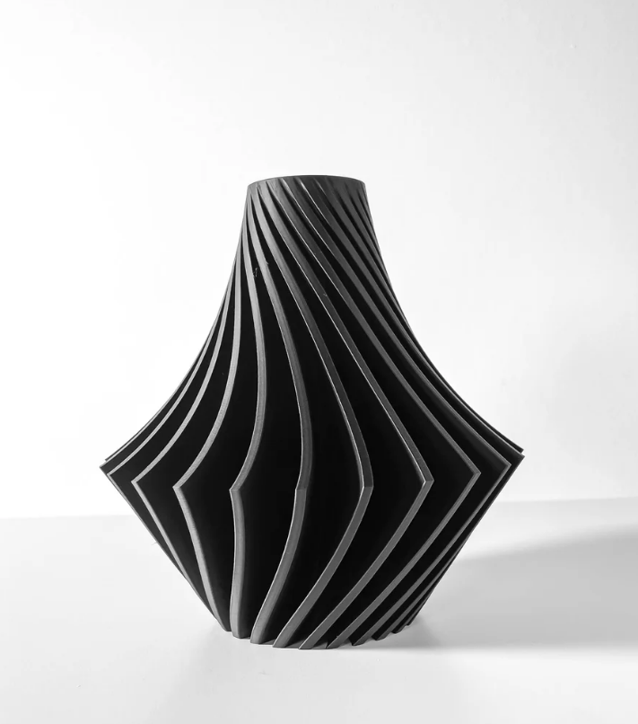 3D-Vase „Vamio“ – Dynamik in Design gegossen