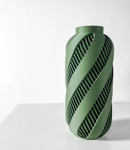 Vase „Alin“ – Dynamik trifft Präzision