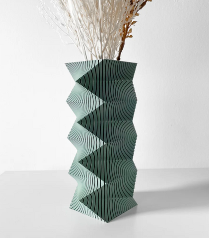 Vase „Anio-Vase“ – Ein Spiel aus Linien und Dynamik