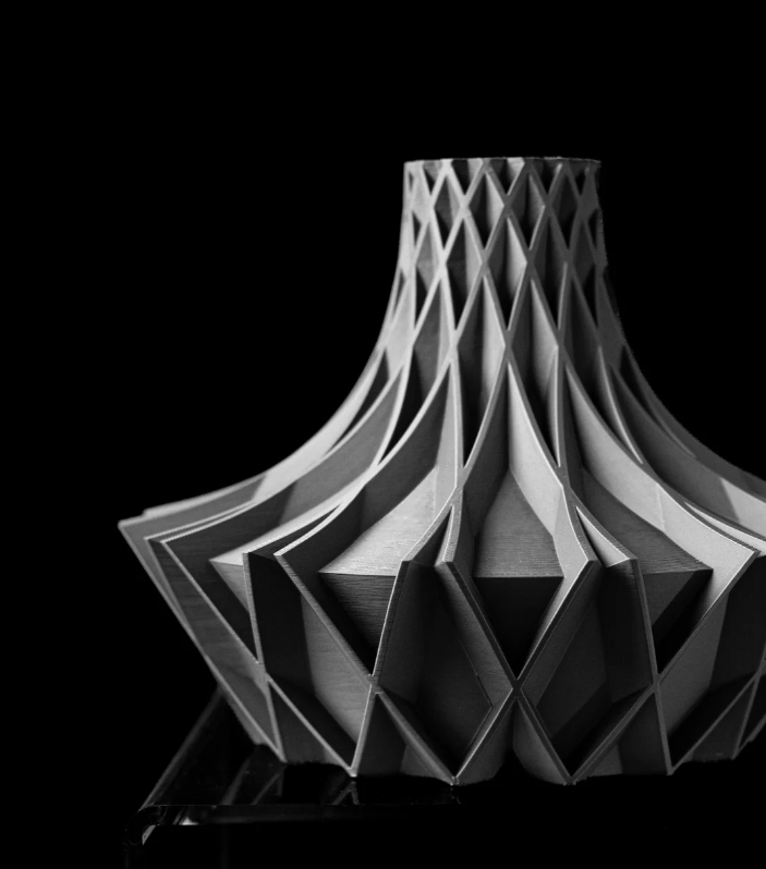 Vase „Arkan-Kurzvase“ – Facettenreich und markant