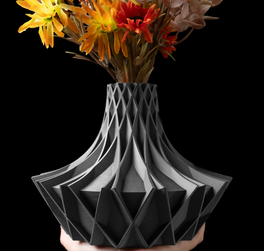 Vase „Arkan-Kurzvase“ – Facettenreich und markant