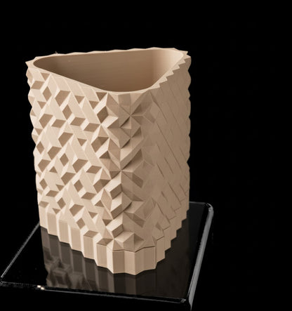Cobble Pflanztopf 02 – Skulpturales Design mit urbanem Flair