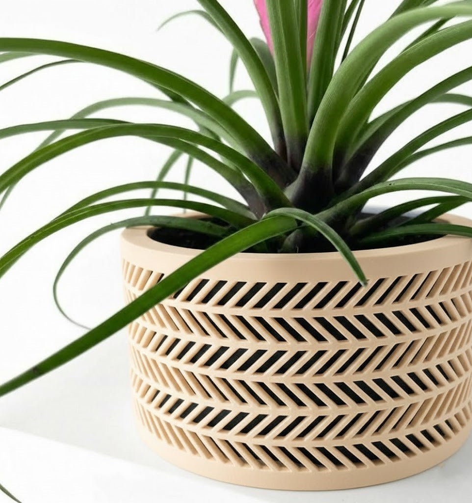 Quen Pflanztopf – Zeitloser 3D-Pflanztopf mit markanter Chevron-Struktur