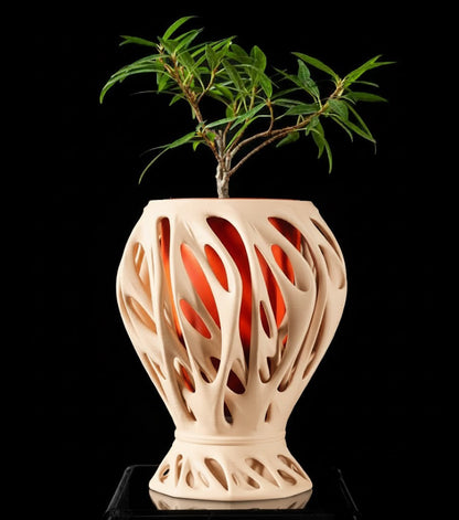 Mantis – Der organisch-geformte 3D Pflanztopf mit futurativem Look