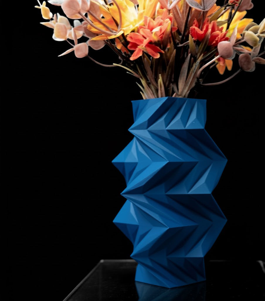 Vase „Twis Flower Vase" – Skulpturale Bewegung