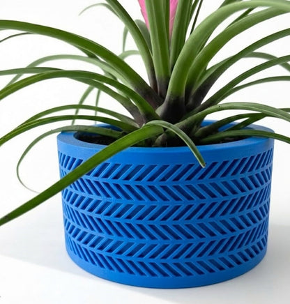 Quen Pflanztopf – Zeitloser 3D-Pflanztopf mit markanter Chevron-Struktur
