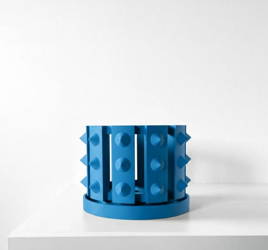Irvox Pflanztopf – Unkonventioneller 3D-Orchideentopf mit markanter Noppenstruktur und Abtropfschale