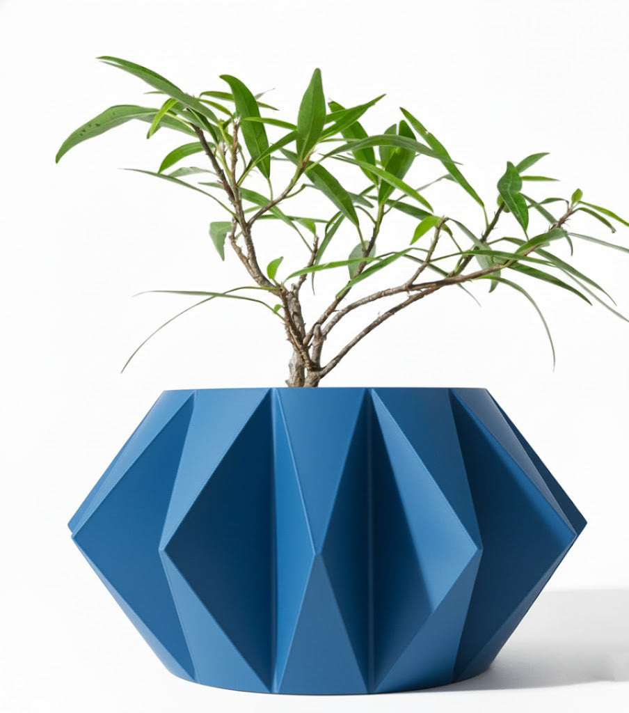 Der Koni – Geometrischer 3D-Pflanztopf mit markanter Facettenstruktur