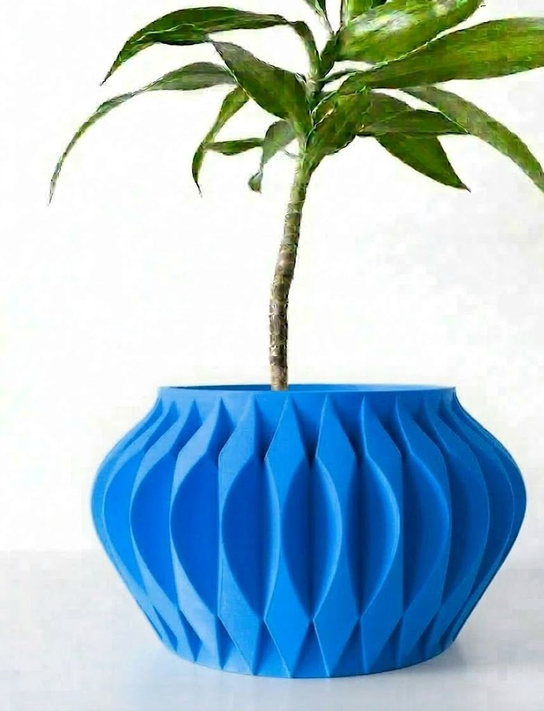 Sevi Pflanztopf – Dreidimensionale Eleganz in floraler Form