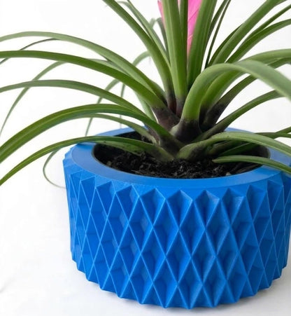 Sarv Pflanztopf – Ausdrucksstarker 3D-Pflanztopf mit diamantartiger Struktur