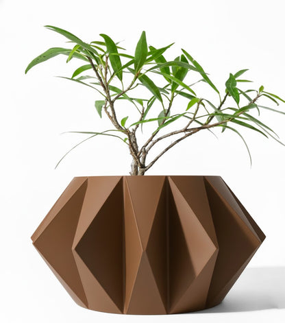 Der Koni – Geometrischer 3D-Pflanztopf mit markanter Facettenstruktur