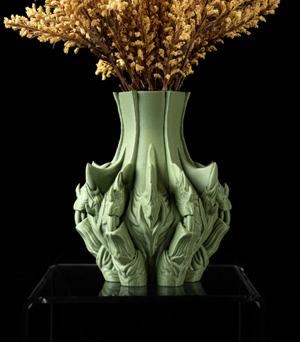 Vase "Claw Flower Vase" – Wild. Kraftvoll. Unverkennbar.