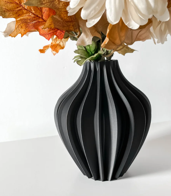 Vase „Darin-Vase“ – Eleganz in Bewegung