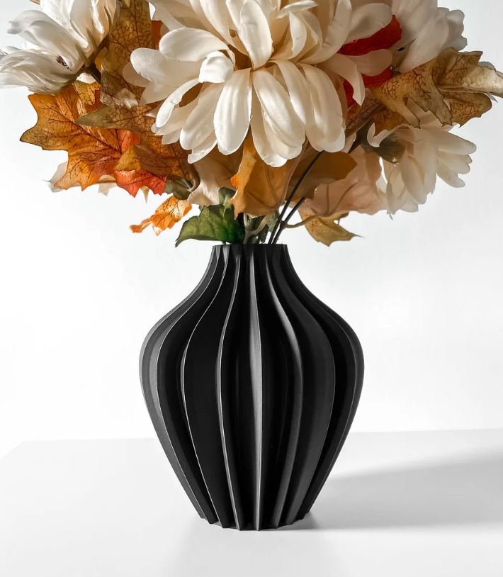 Vase „Darin-Vase“ – Eleganz in Bewegung