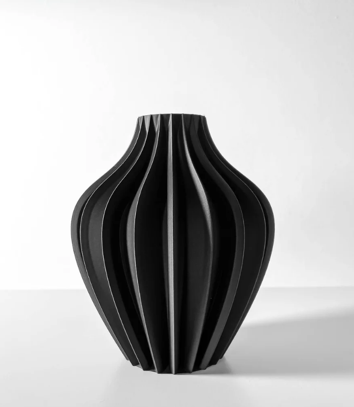 Vase „Darin-Vase“ – Eleganz in Bewegung