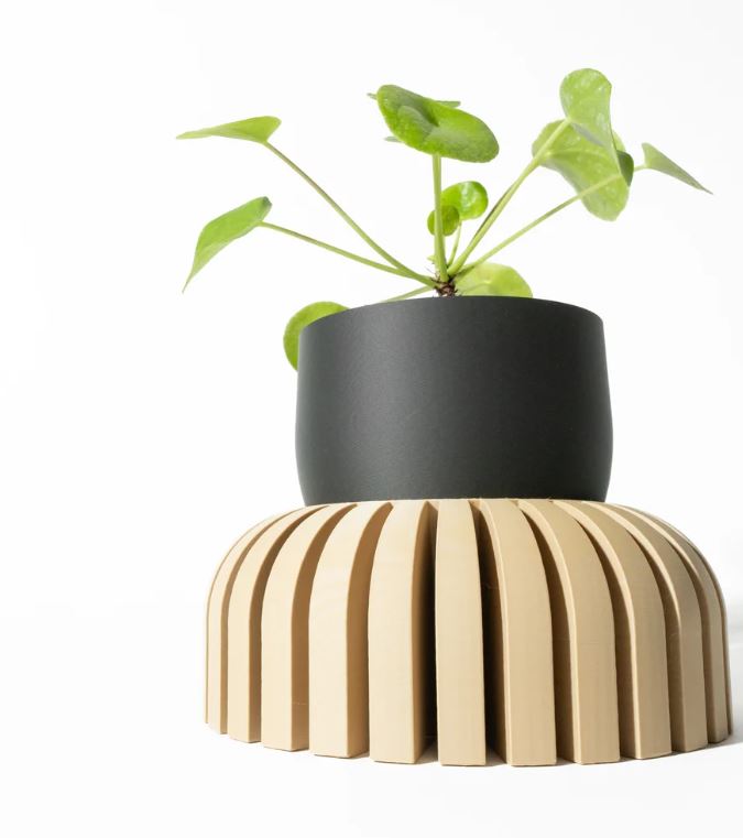 Der Karis – Skulpturaler 3D-Pflanztopf mit modernem Rippendesign