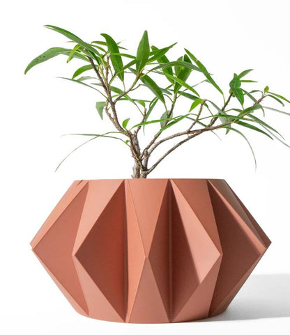 Der Koni – Geometrischer 3D-Pflanztopf mit markanter Facettenstruktur