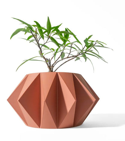 Der Koni – Geometrischer 3D-Pflanztopf mit markanter Facettenstruktur