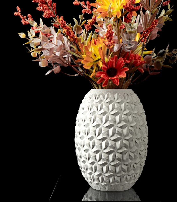 Vase „Distar Flower Vase" – Geometrische Harmonie