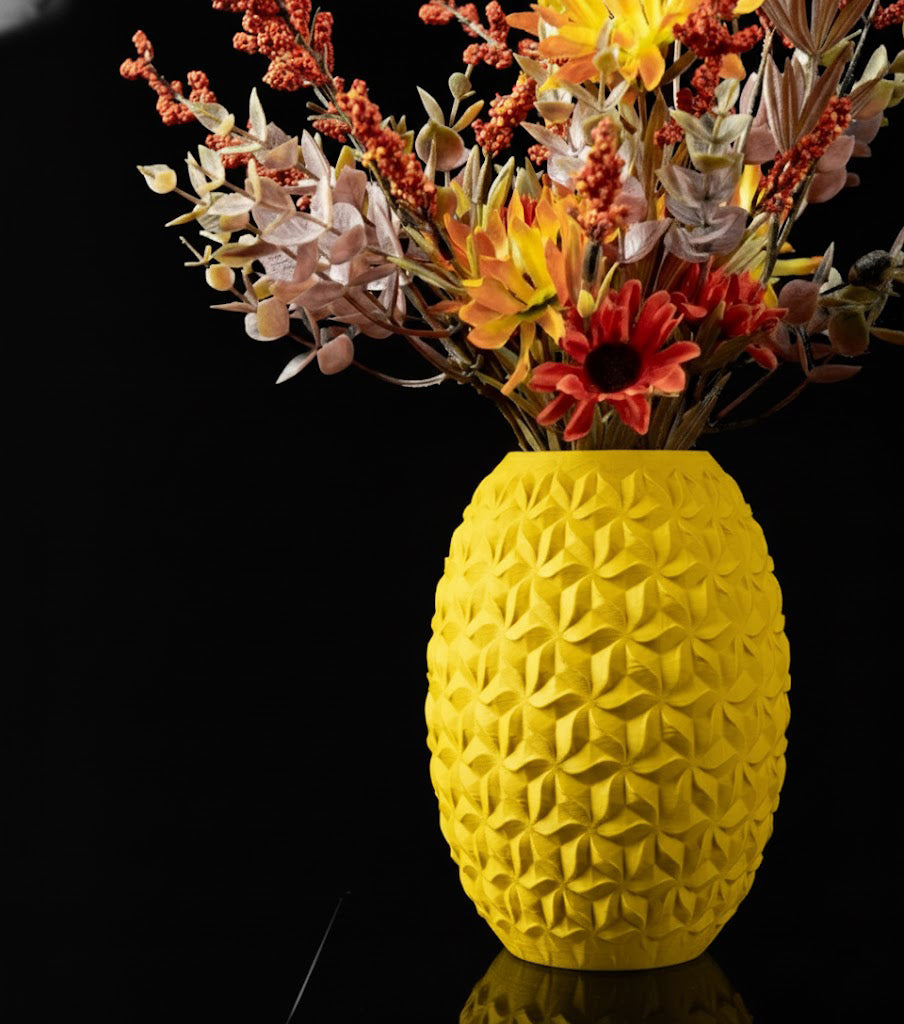Vase „Distar Flower Vase" – Geometrische Harmonie
