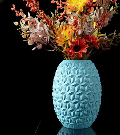 Vase „Distar Flower Vase" – Geometrische Harmonie