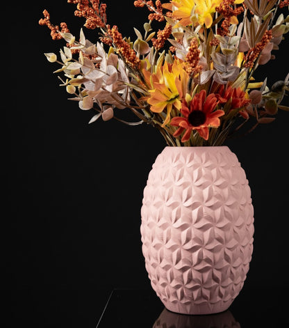 Vase „Distar Flower Vase" – Geometrische Harmonie