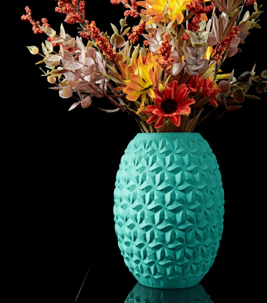 Vase „Distar Flower Vase" – Geometrische Harmonie