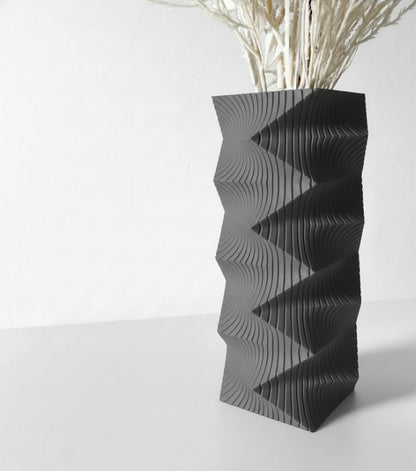 Vase „Anio-Vase“ – Ein Spiel aus Linien und Dynamik