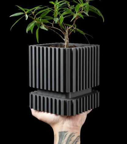 Gestreifter – Der kantige 3D-Pflanztopf mit Charakter