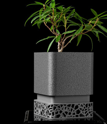 Vori Square Planter – Kantiger Minimalismus trifft 3D-Kunst