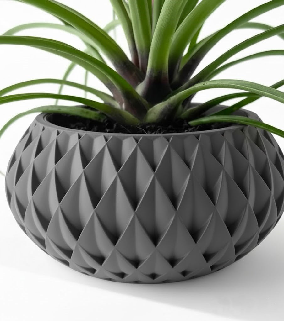 Cinor Pflanztopf – Skulpturaler 3D-Pflanztopf mit facettenreichem Diamantmuster