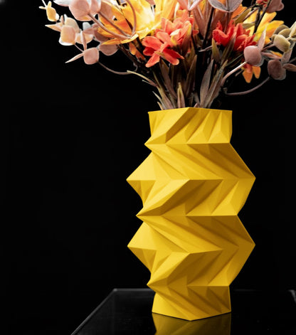 Vase „Twis Flower Vase" – Skulpturale Bewegung