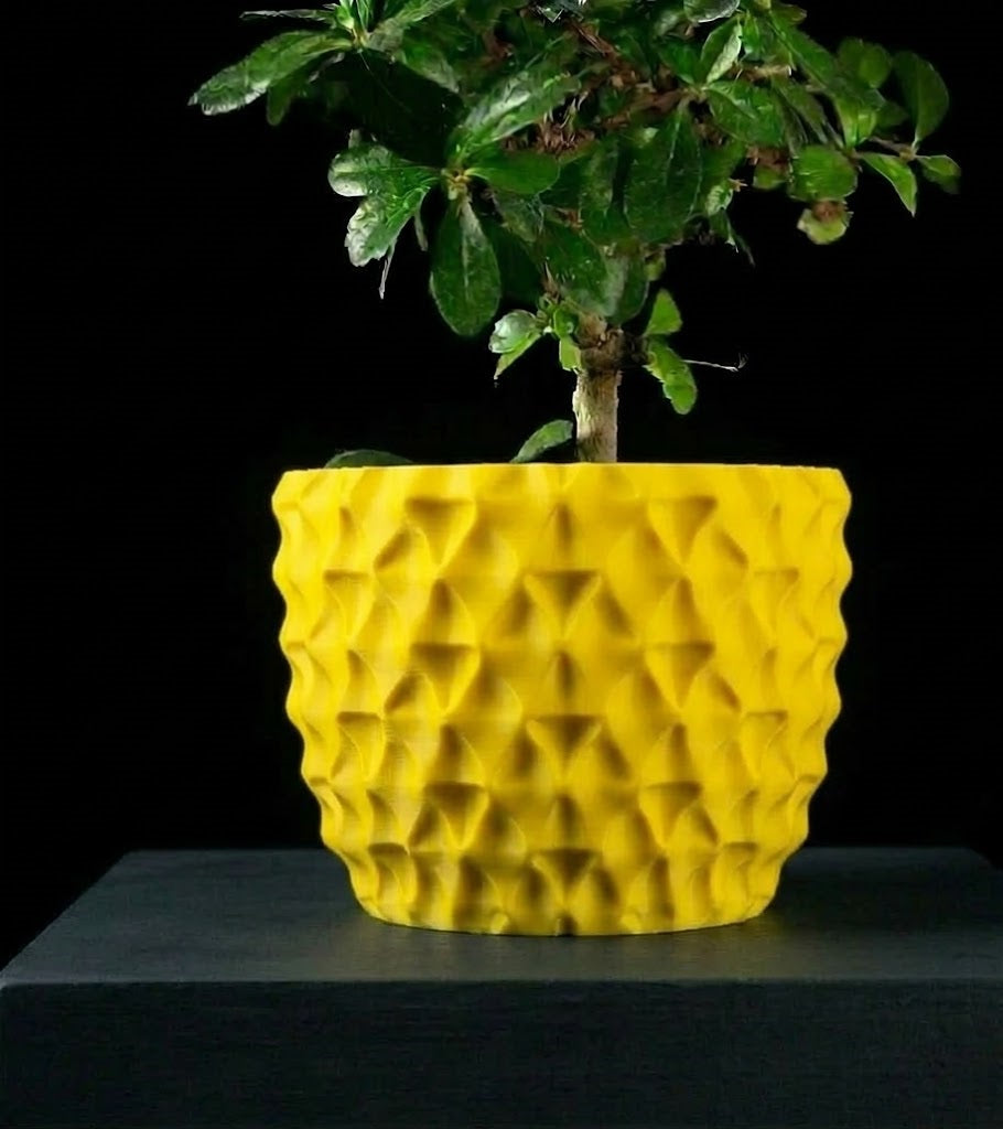 Tri-Wave Pflanztopf – Organische Wellen im futuristischen 3D-Look